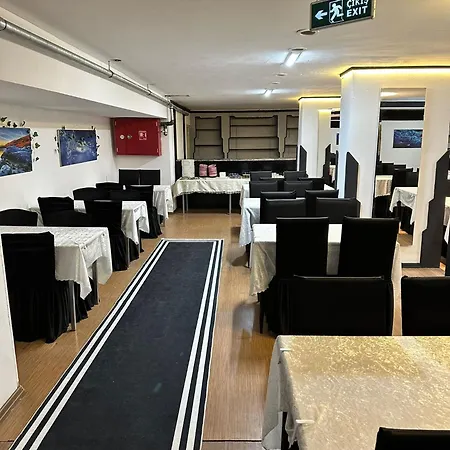 Nigrum Hotel *
