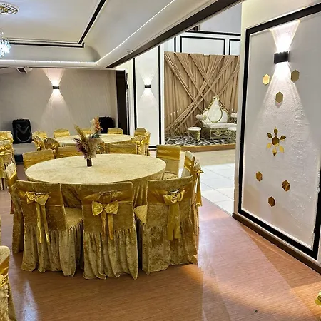 Nigrum Hotel *