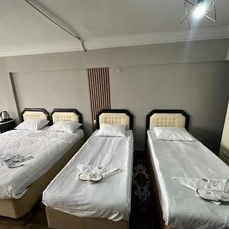 Nigrum Hotel *