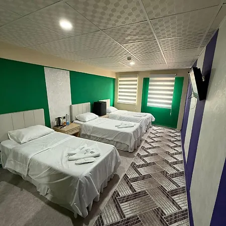 Nigrum Hotell *